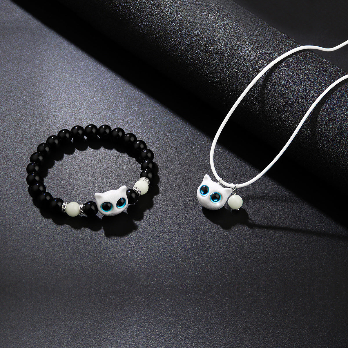 Wholesale Luminous cute cat necklace bracelet couple bracelet gift